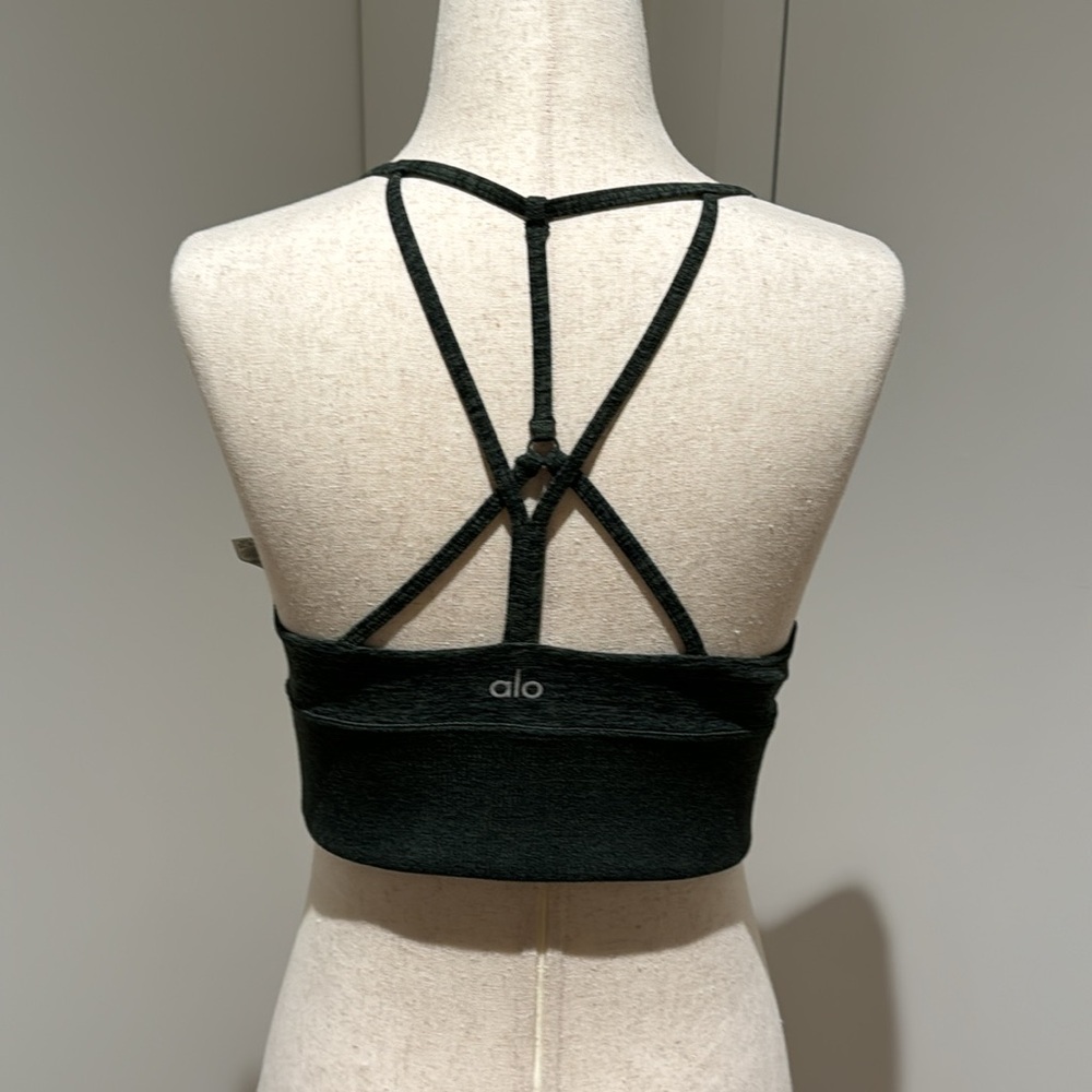 Alo Yoga Sports Bra - Medium - Gem